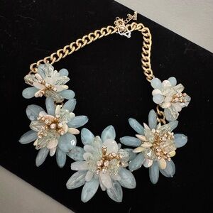 Elegant Floral Necklace with Gold Chain